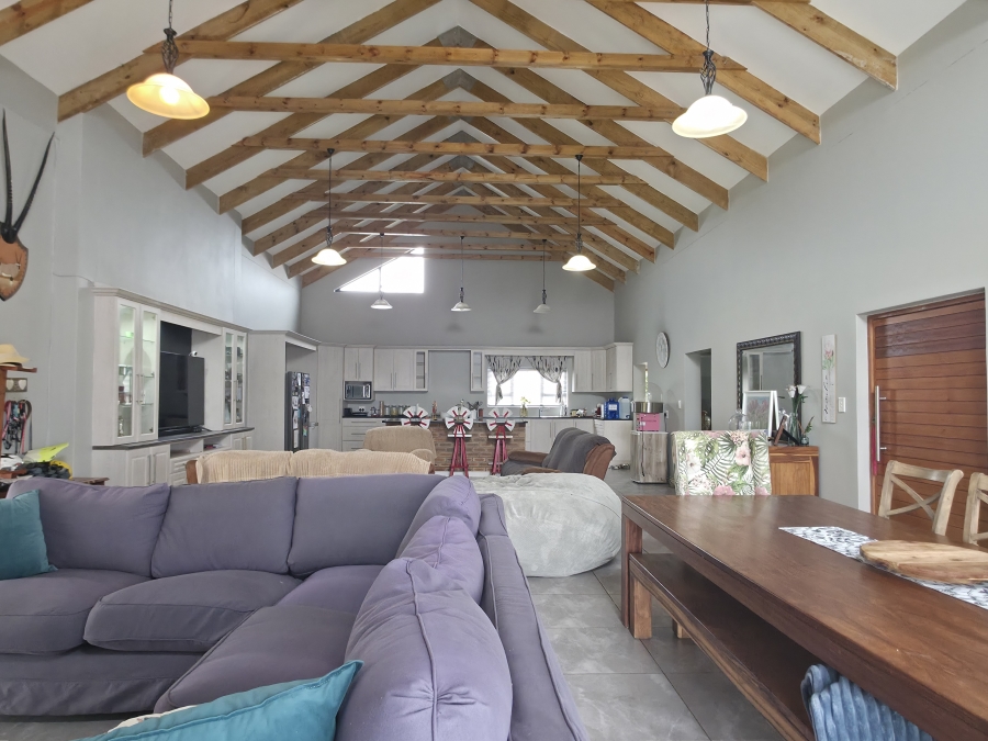 5 Bedroom Property for Sale in Noorsekloof Eastern Cape